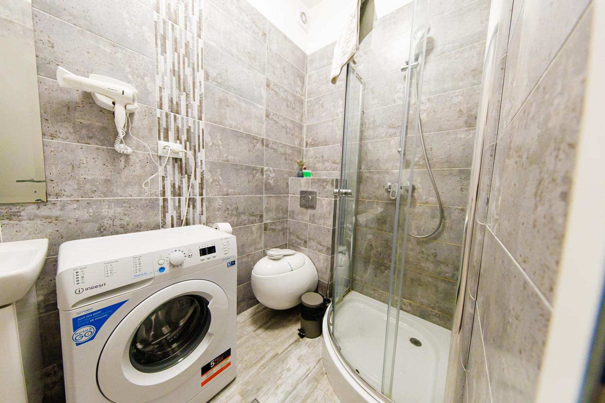 Luxury Glam Apartments Iasi At Lazar Palas エクステリア 写真