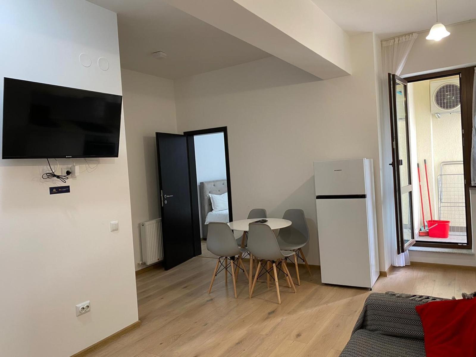Luxury Glam Apartments Iasi At Lazar Palas エクステリア 写真