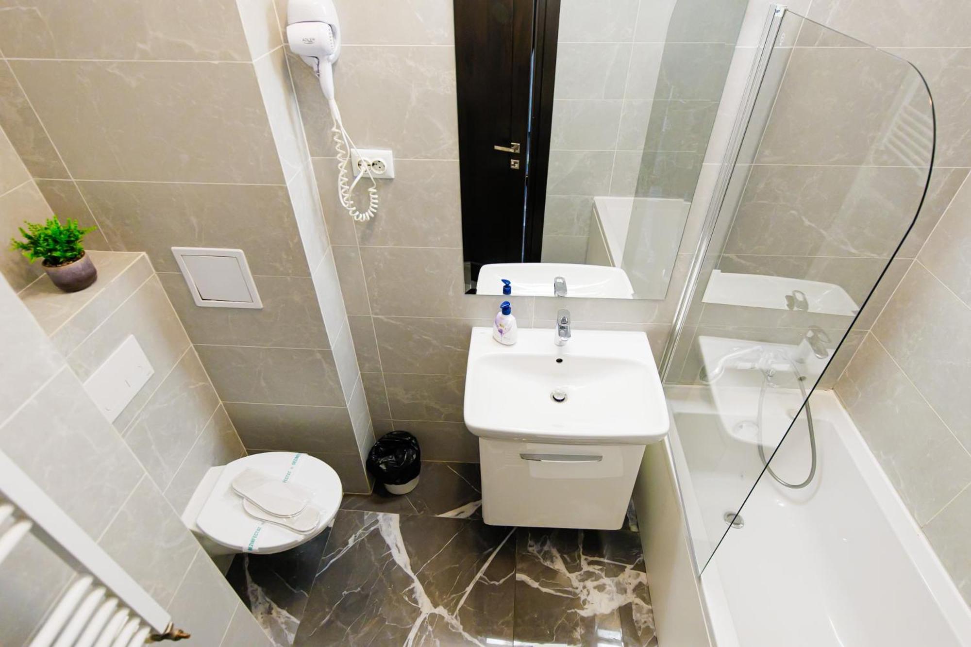 Luxury Glam Apartments Iasi At Lazar Palas エクステリア 写真