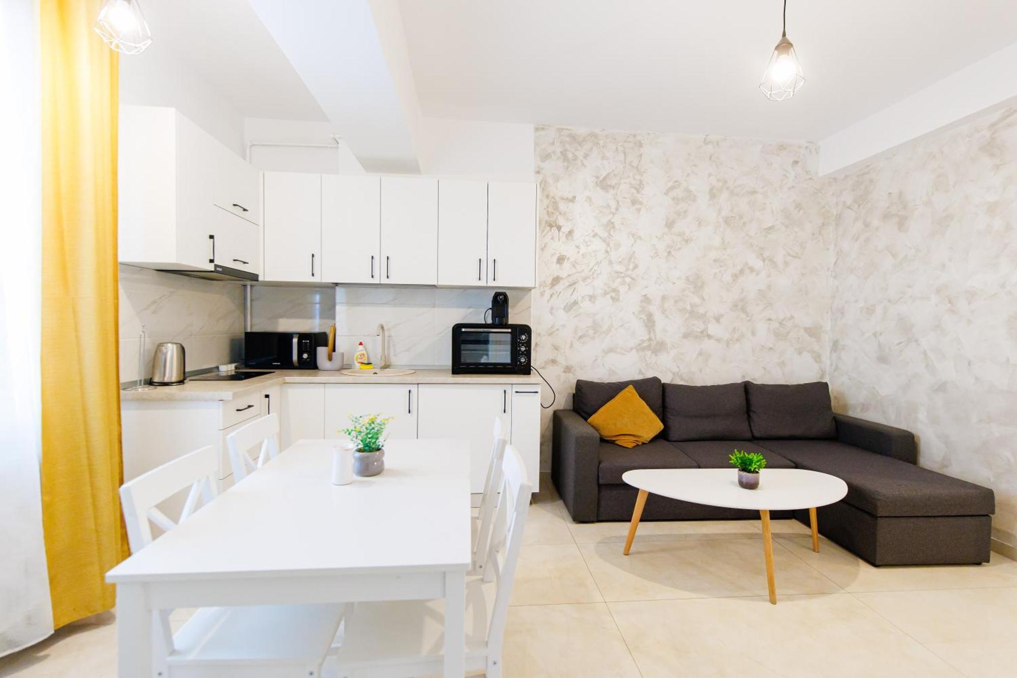 Luxury Glam Apartments Iasi At Lazar Palas エクステリア 写真