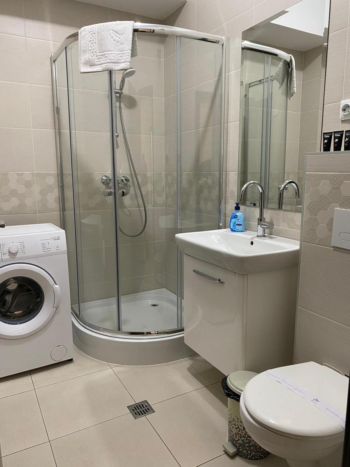 Luxury Glam Apartments Iasi At Lazar Palas エクステリア 写真