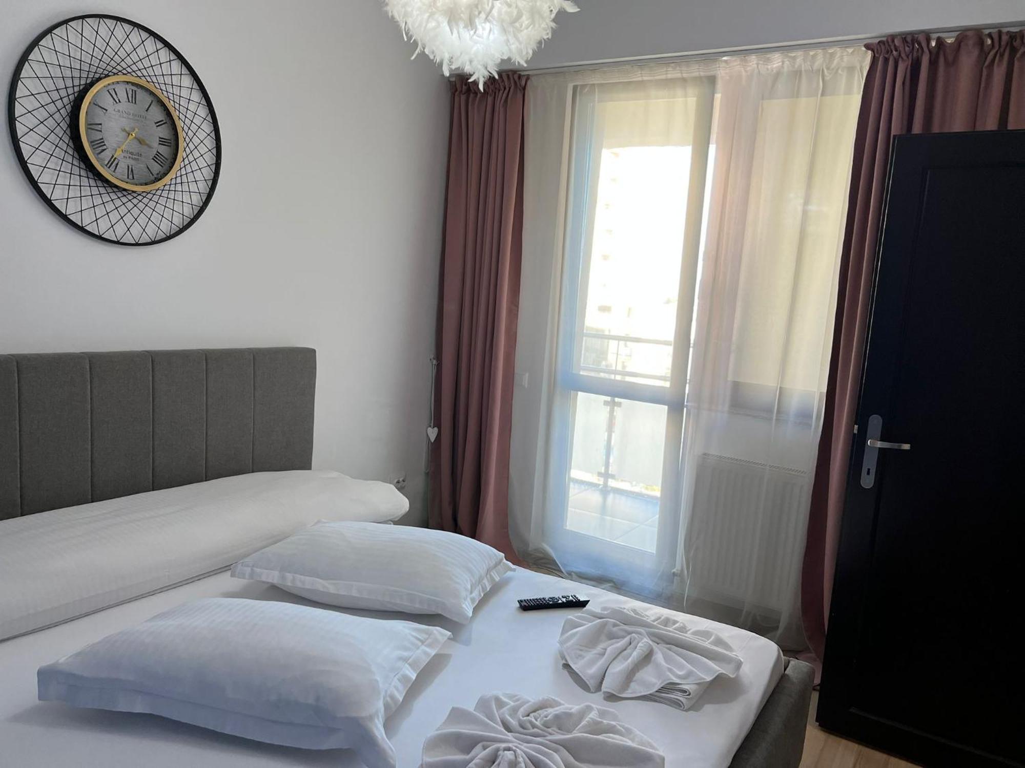 Luxury Glam Apartments Iasi At Lazar Palas エクステリア 写真