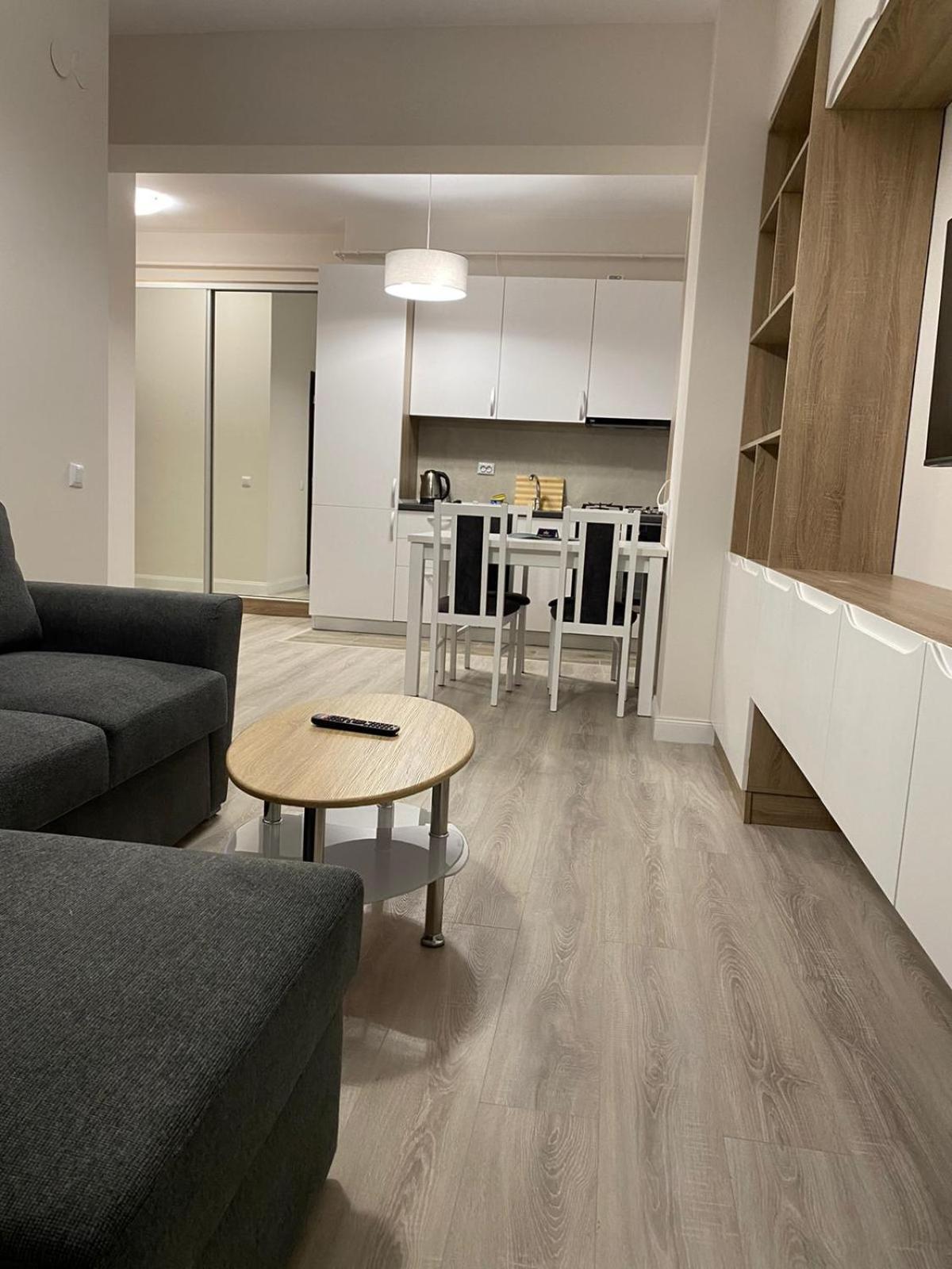 Luxury Glam Apartments Iasi At Lazar Palas エクステリア 写真