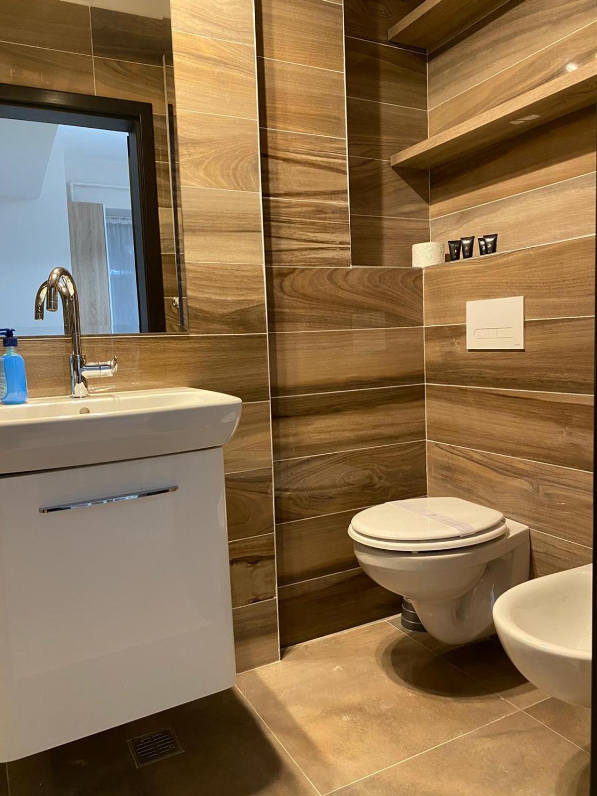 Luxury Glam Apartments Iasi At Lazar Palas エクステリア 写真