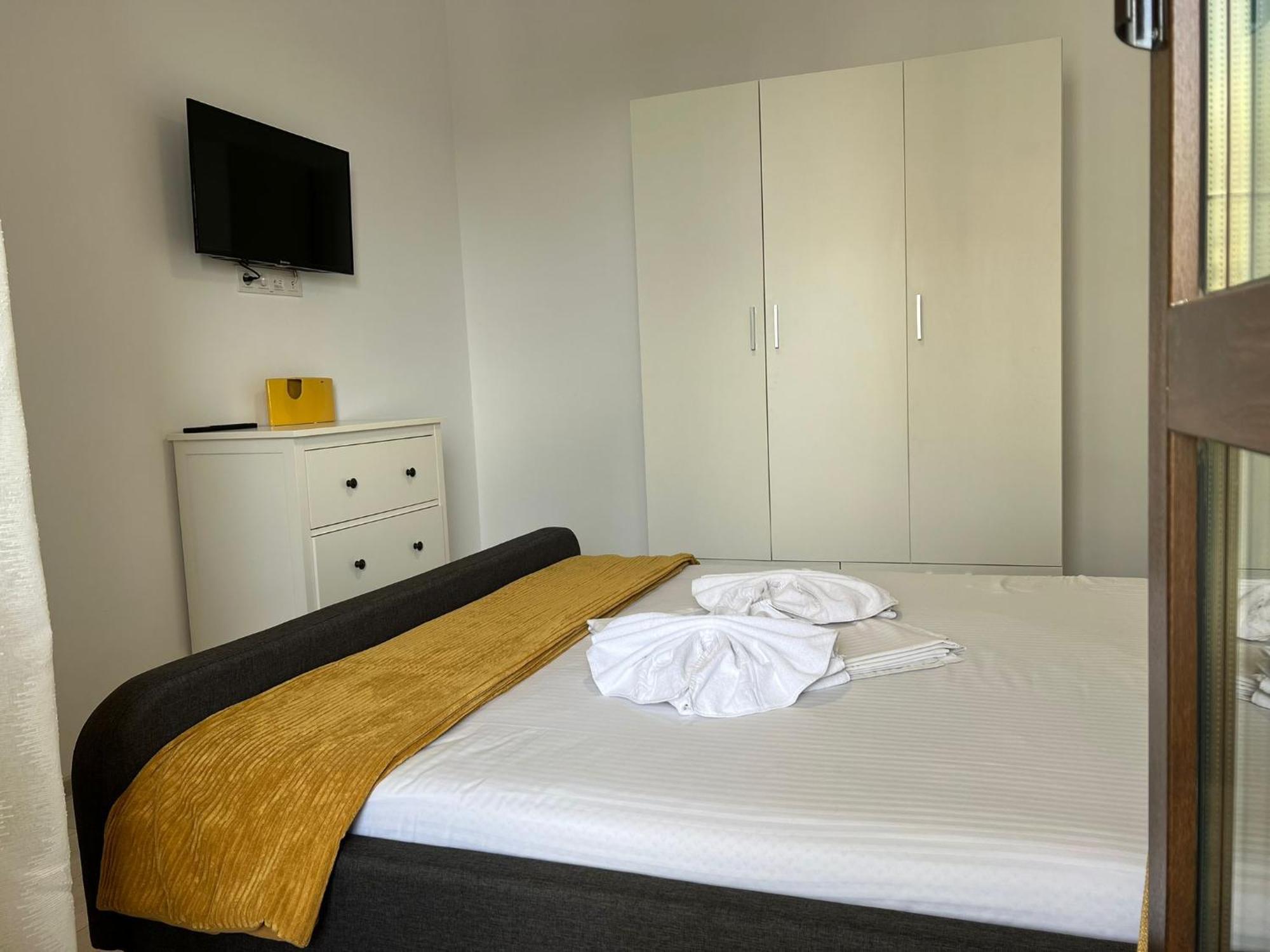 Luxury Glam Apartments Iasi At Lazar Palas エクステリア 写真