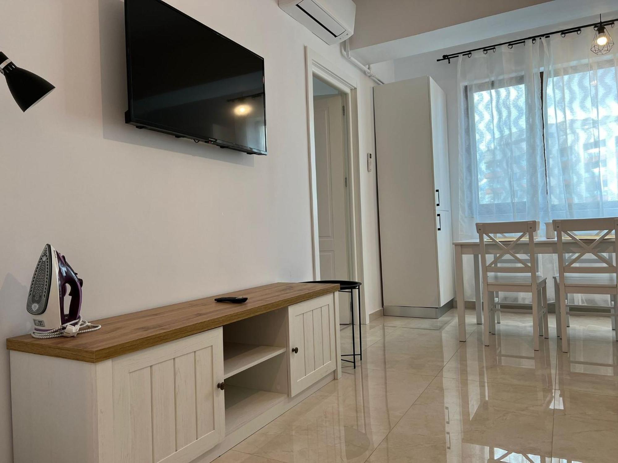 Luxury Glam Apartments Iasi At Lazar Palas エクステリア 写真